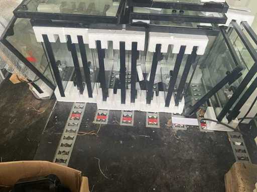 Sticlă călită cu sticlă suspendată de sus (22x)