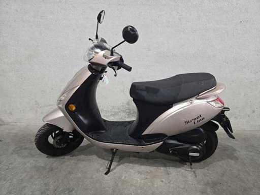 BTC - Snorscooter - Streetline - 4T 25km uitvoering dnx50t