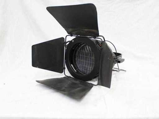Source Four PAR EA black (Schuko), ETC / Major Daylight PAR 150W-CDMt (32x)