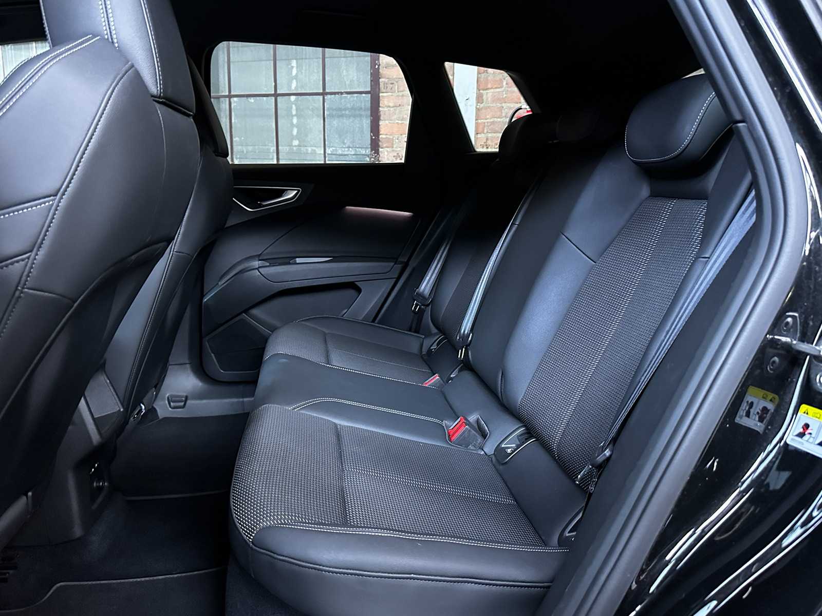 Audi Q4 e-tron 50 quattro Launch Edition S Competition 77 kWh 299pk 2022 (Original Dutch + 1st owner), P-122-GB 