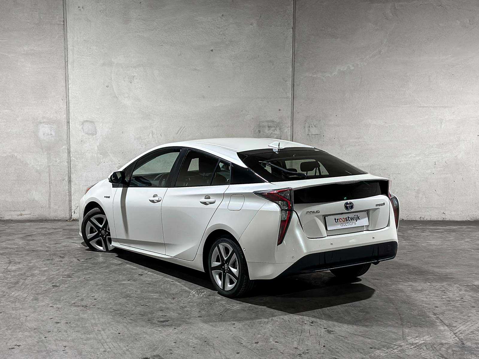 Toyota Prius 1.8 Dark Edition 98pk 2017, H-314-FX