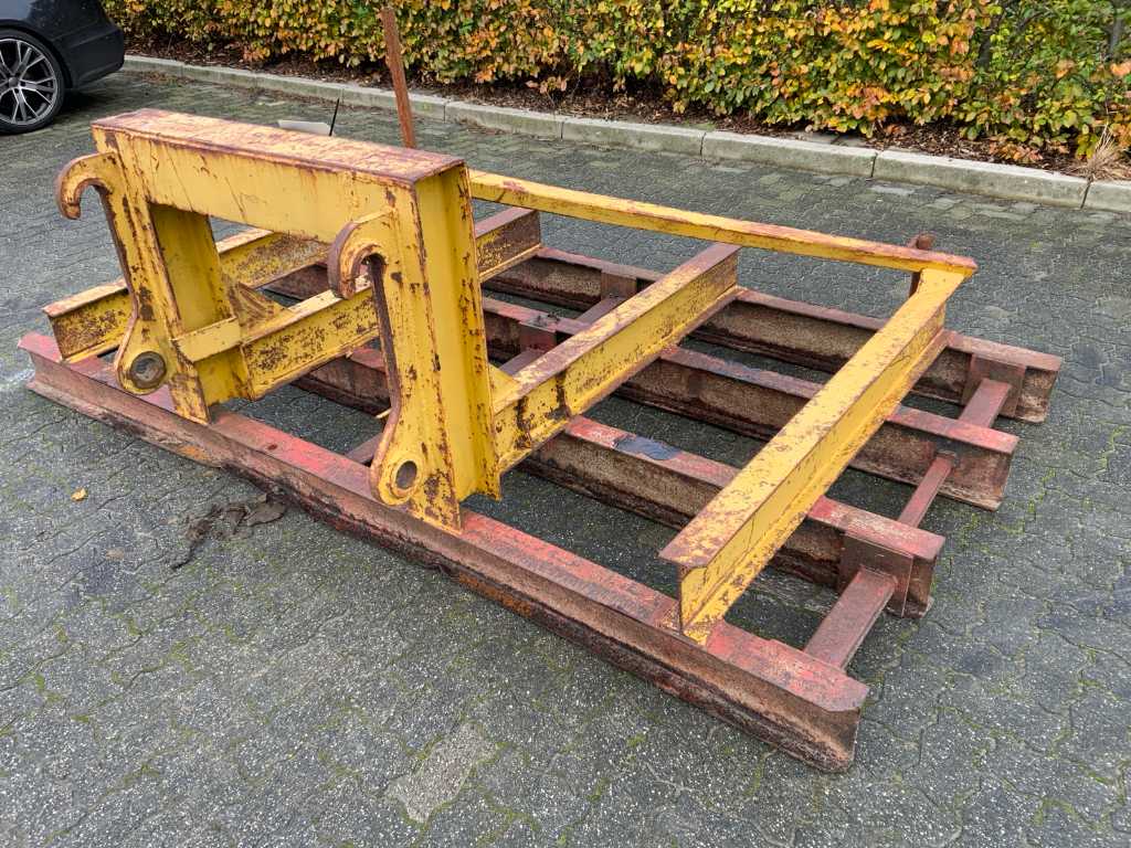 Flat frame