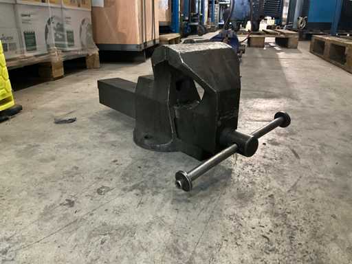 Stalowy imadło stołowe 150 mm