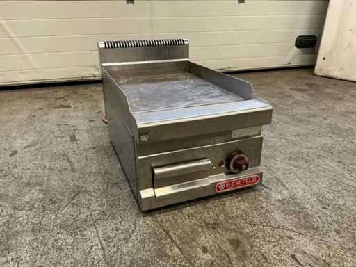 Grătarul și plita Berto