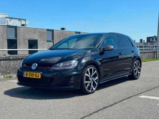Volkswagen Golf 2.0 TSI GTI Automatic; R-310-GJ