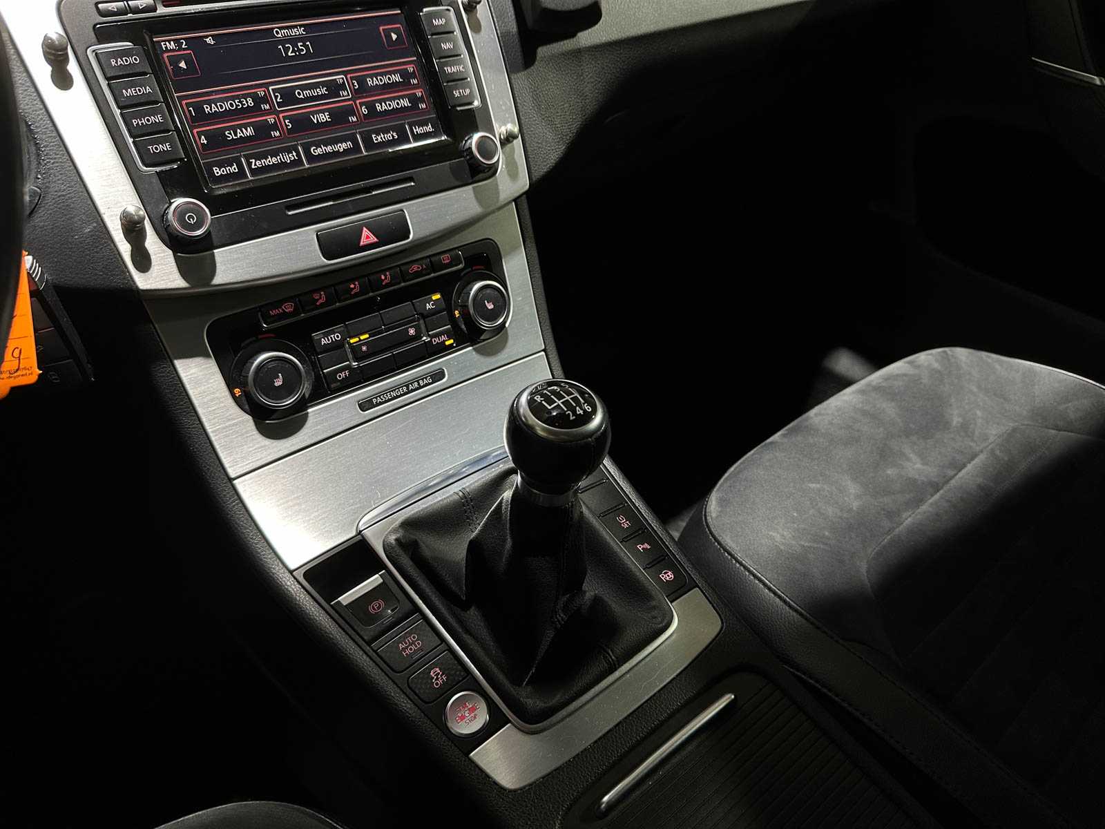 Volkswagen Passat Variant 1.8 TSI Highline 160pk 2011 (Origineel-NL), 71-RPV-9