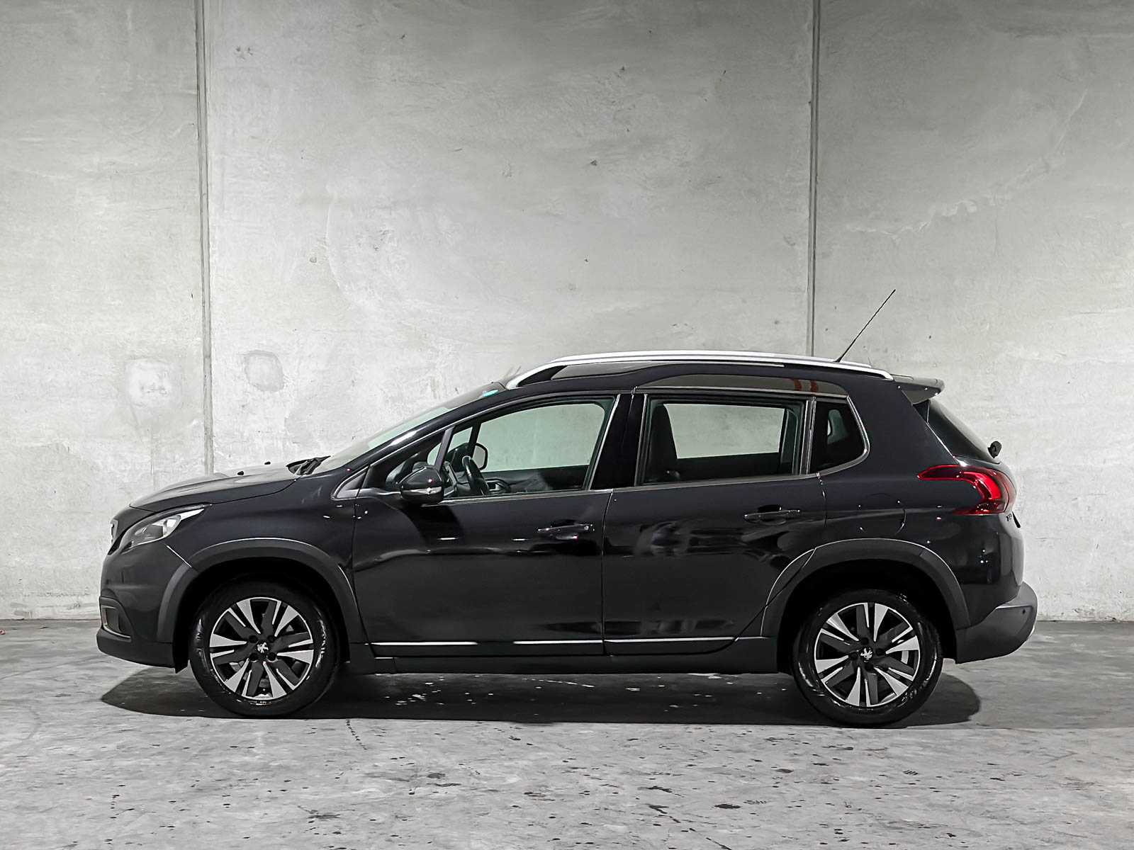 Peugeot 2008 1.2 PureTech Allure 110pk 2018 (Origineel-NL), RL-527-Z