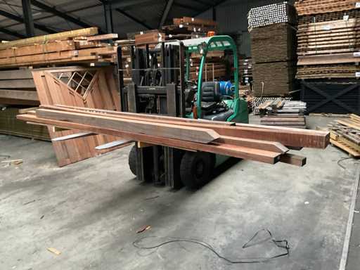 Azobé Hartholzgartenpfosten in verschiedenen Größen (9x) 