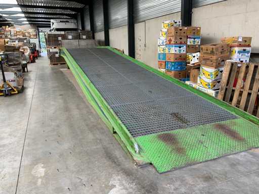 Spreutels Diegem - Rampe - Rampe de chargement hydraulique 8 tonnes mobile 380v - 2001