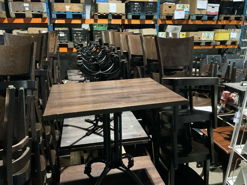 Table de restaurant avec chaises (14x)