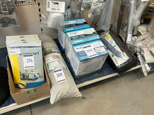 Divers accessoires pour auvent de caravane