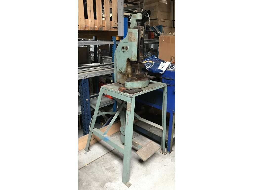 NN - Punching machine foot operated with props
