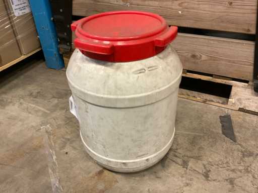 Ladung Eimer mit Deckel