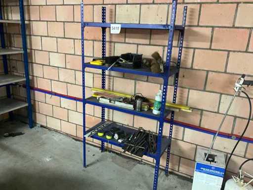 Étagère d’entrepôt/rack de stockage avec contenu