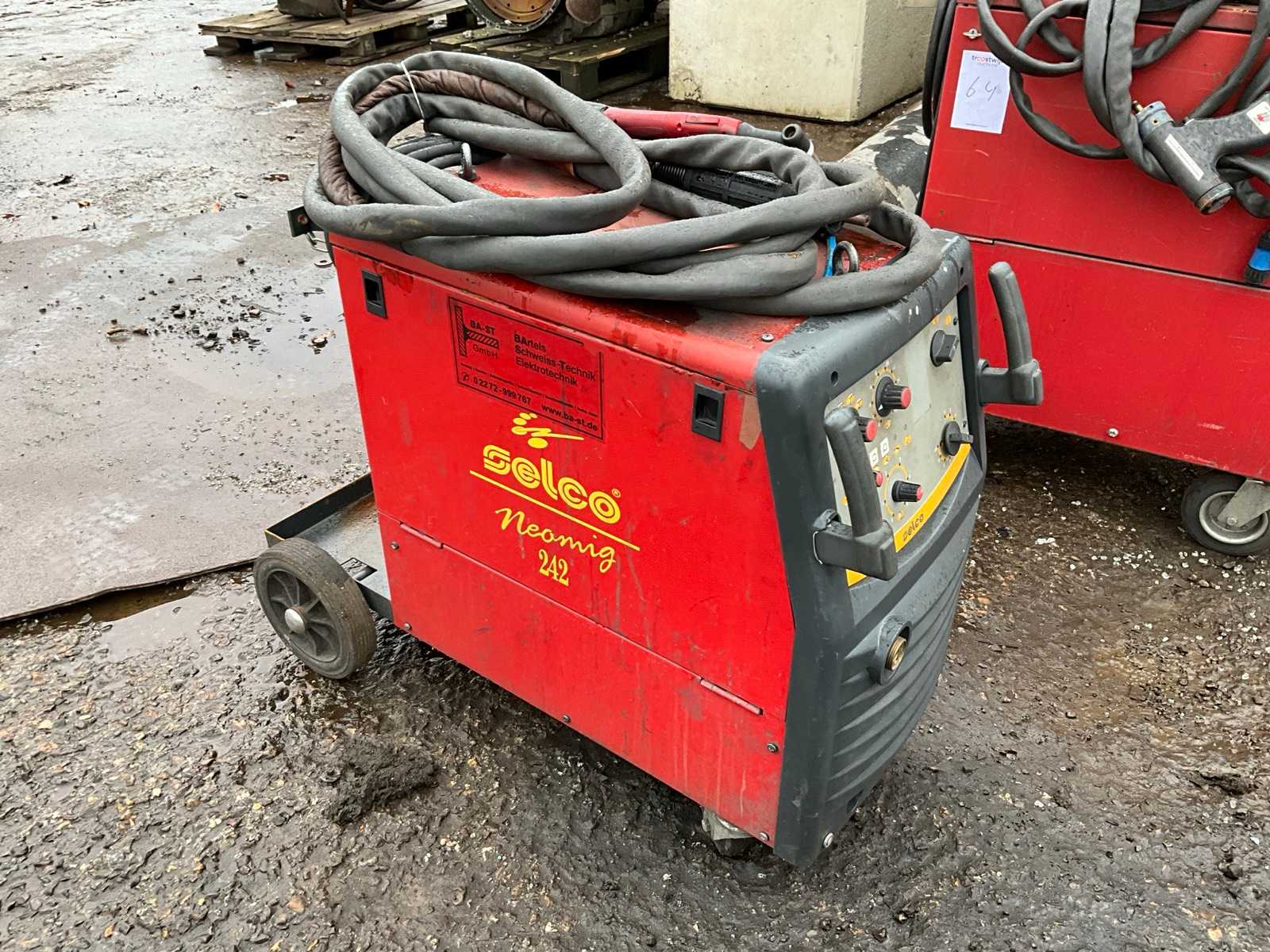 Selco Neomig 242 MIG welding machine