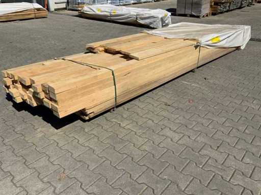 Mieszanka desek świerkowych i belek świerkowych (96x)