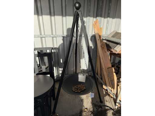 Trepied cu bol pentru foc