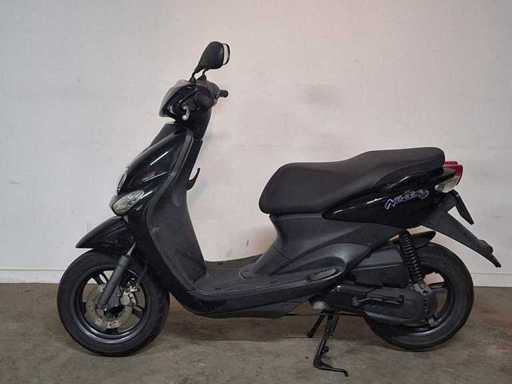 Il scooter a 4 tempi da 45 km di Yamaha Neo