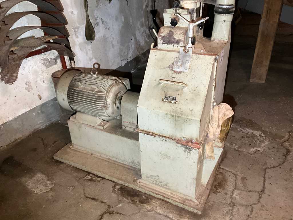 Arthur Götti mill machine with electric motor