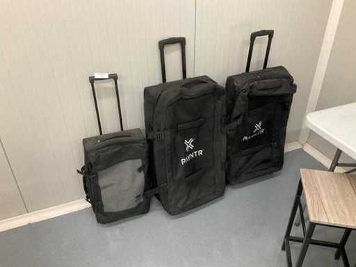 Travel suitcases (3x)