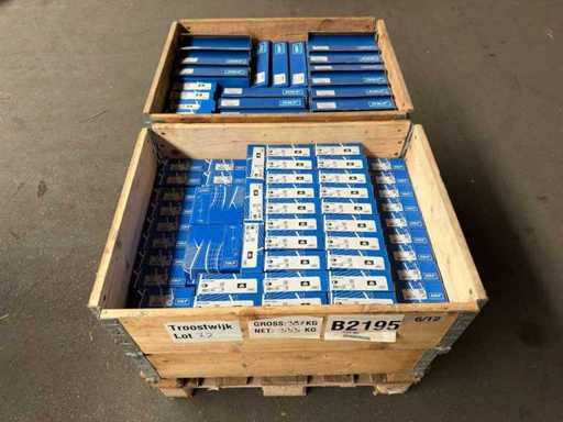 SKF – Charge von Autoteilen: Kupplungskits, Steuersätze und Radlager-/Nabenkits – 333 kg