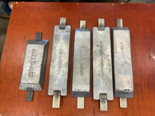 AMPAK 4 x13 kg. 1 x 10 kg Zink anodes (5x)