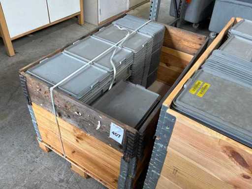 Un lot de containere de depozitare Schäfer