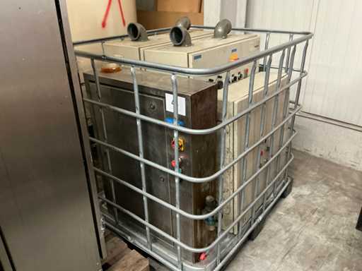 Various control cabinets (4x)