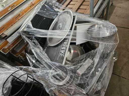 Lotto di lame e altri utensili da cucina