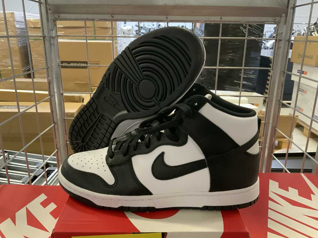 Nike Dunk Hi Retro Panda White/Black Sneakers (13x)