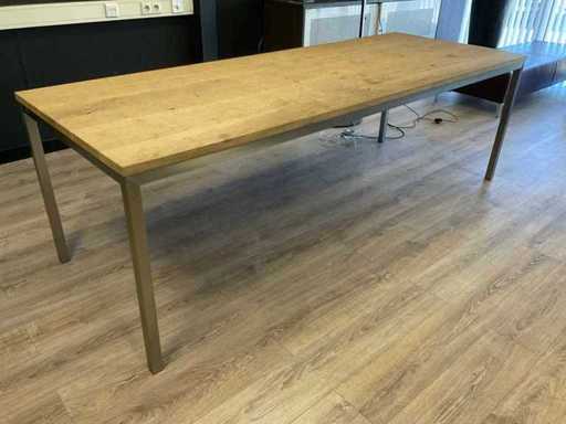 Eetkamertafel