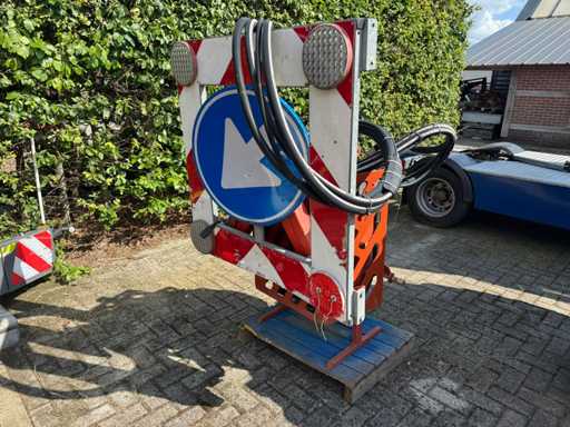 Unitate hidraulic? cu semnalizare