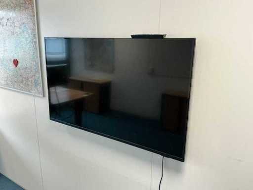 Philips - Television with wall bracket
