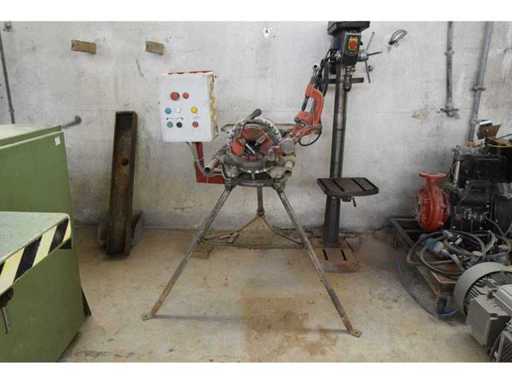 RIDGID 300 Roscadora de tubos portátil sobre trípode