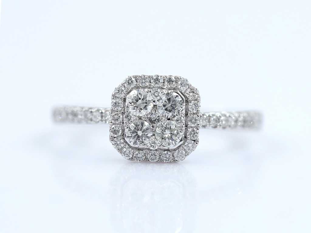14 KT White gold Ring with 0.50Cts Natural Diamonds