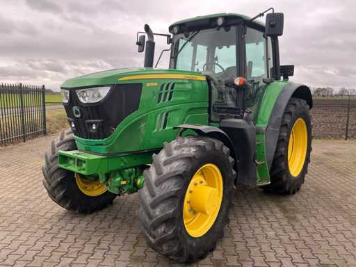 Tracteur agricole John Deere 6135M 4x4 motrice 2016