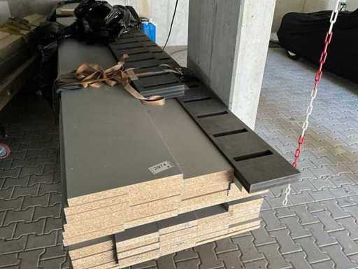 Grigio cartone con bordo 40mm, lunghezza 5,50m, larghezza 20cm e 24cm + avanzi e MDF nero