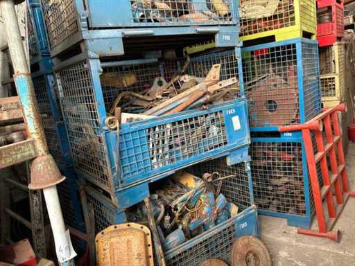 Batch of tractor parts