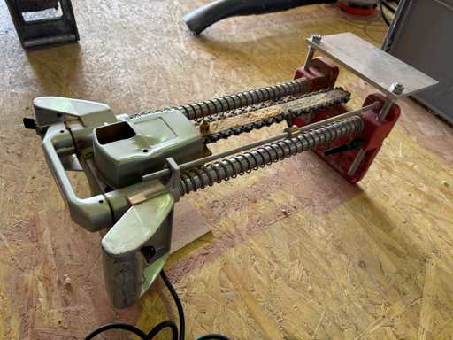 Fraiseuse manuelle à chaîne SSK LST 300