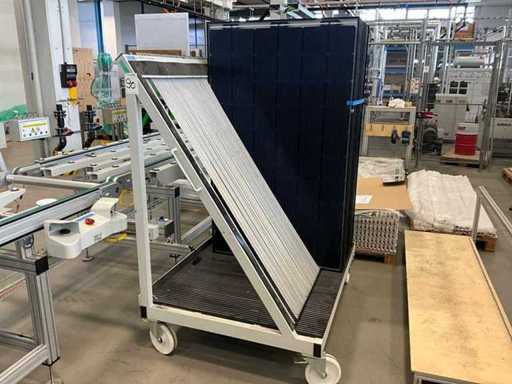 Transportwagen ohne Inhalt