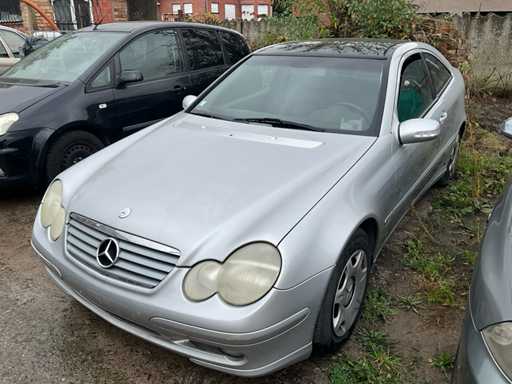 2001 Mercedes C220 CDI Car