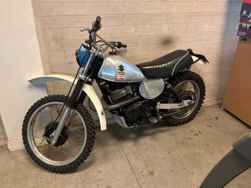 SUZUKI moto tout-terrain 1978 