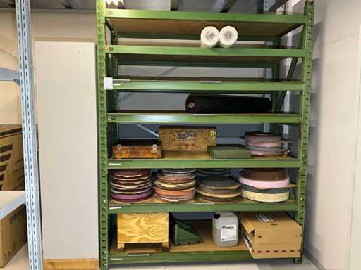 Lagerregal inkl. diverser Schleifscheiben