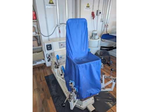 Mario Fonio - TR 883 - Finitura per stirare le coperture delle sedie - 2016