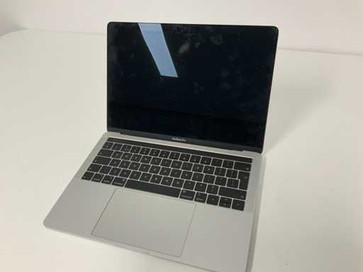 Apple A2159 13-calowy laptop MacBook Pro MUHR2N/A