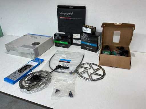 Shimano / Elvedes / Campagnolo various bicycle parts (11x)