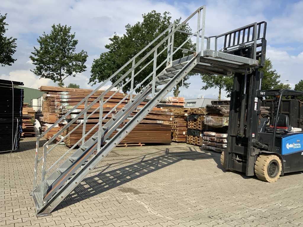 Metall-Treppenabsatz