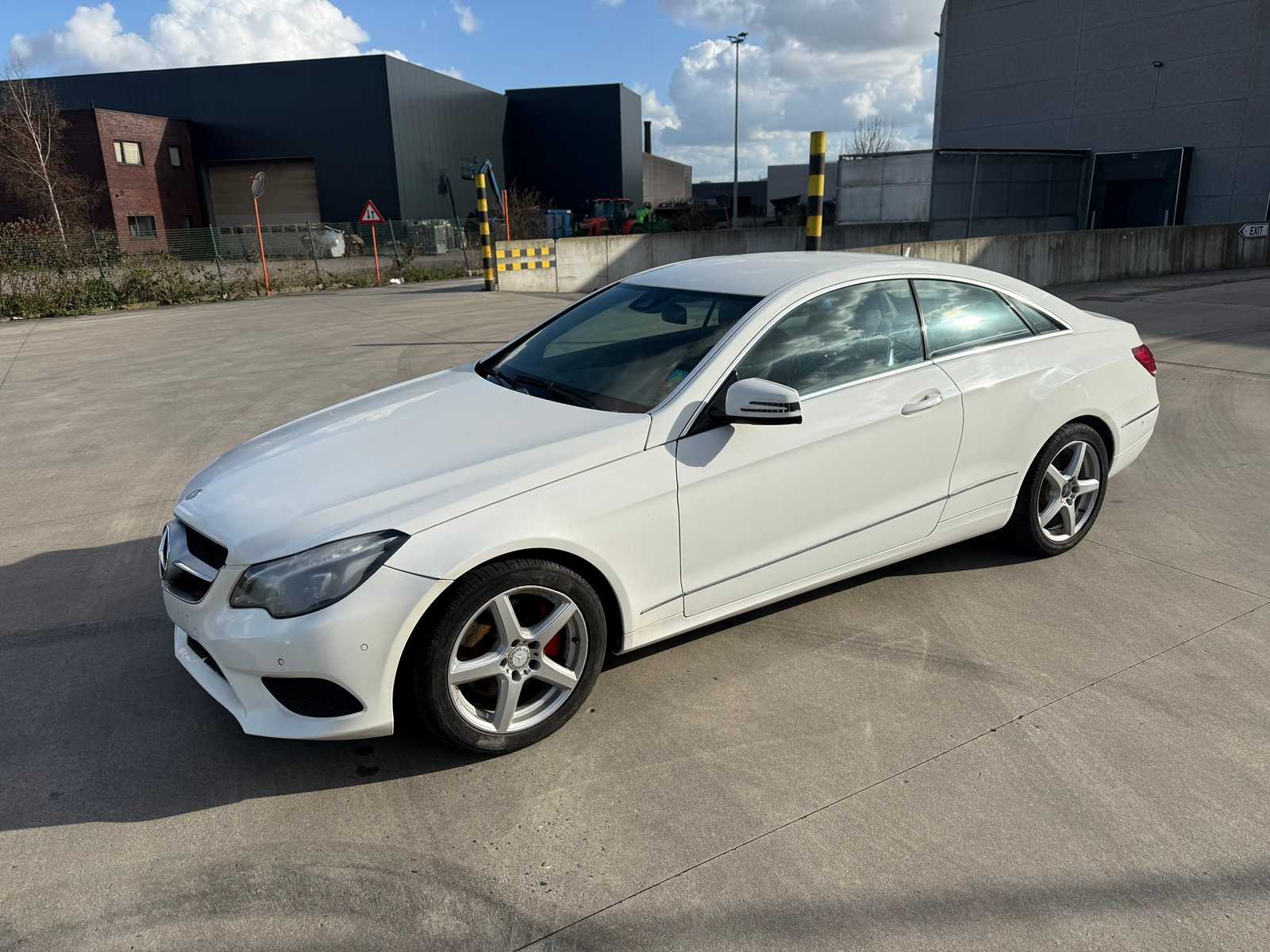 MERCEDES – 2014 – E200 – COUPE – Samochód osobowy