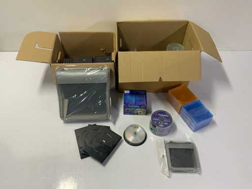 Charge von CDs, DVDs und Zubehör