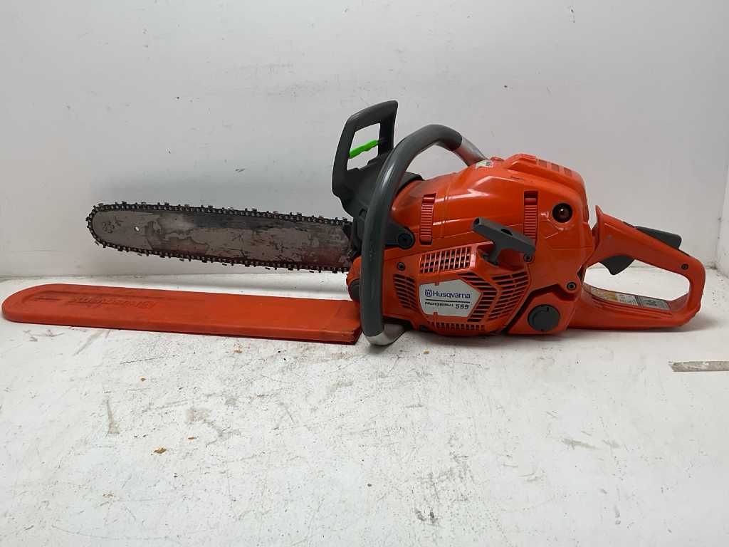 Husqvarna 555 deals chainsaw for sale